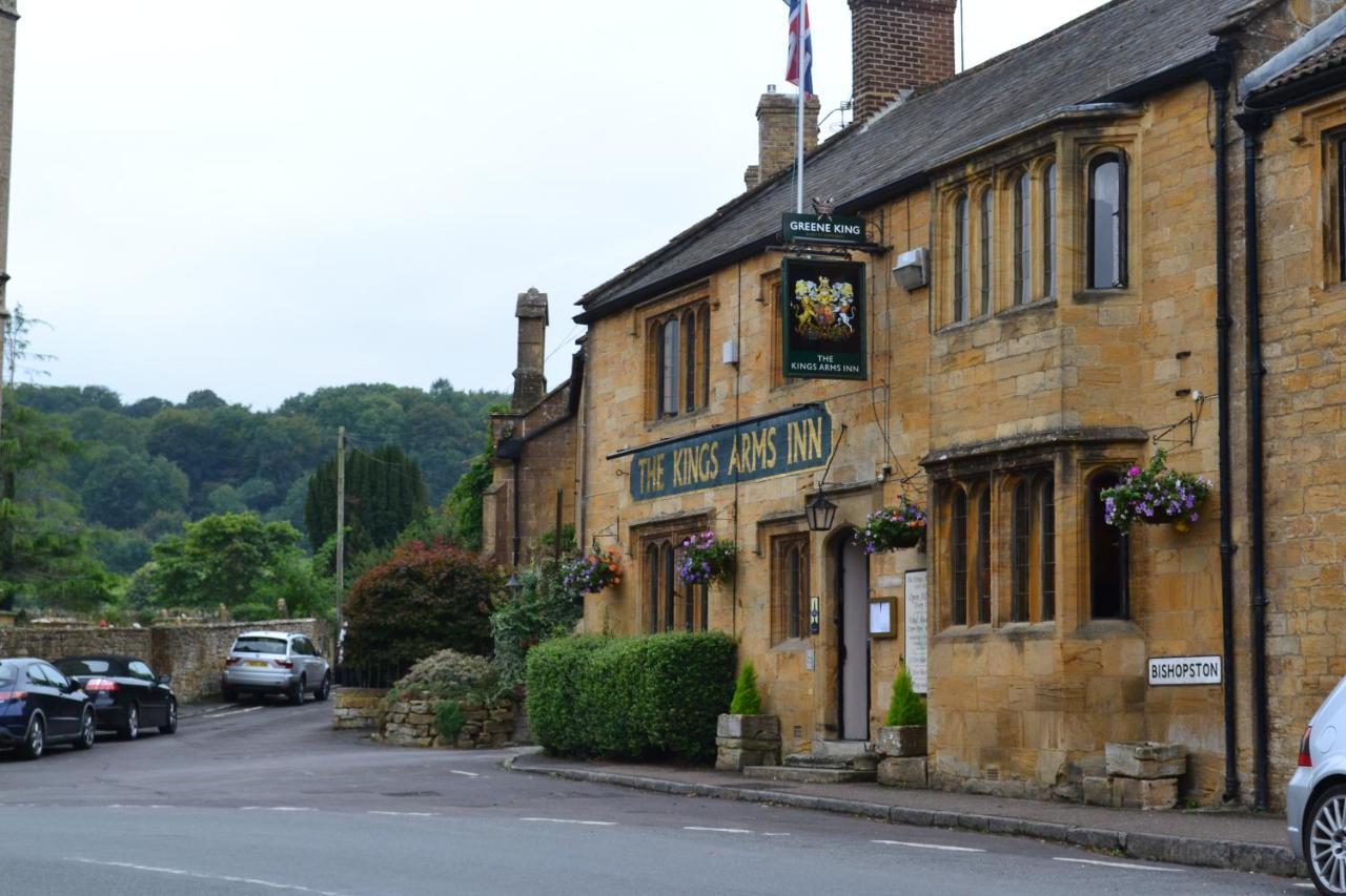 The Kings Arms Inn Montacute Bagian luar foto