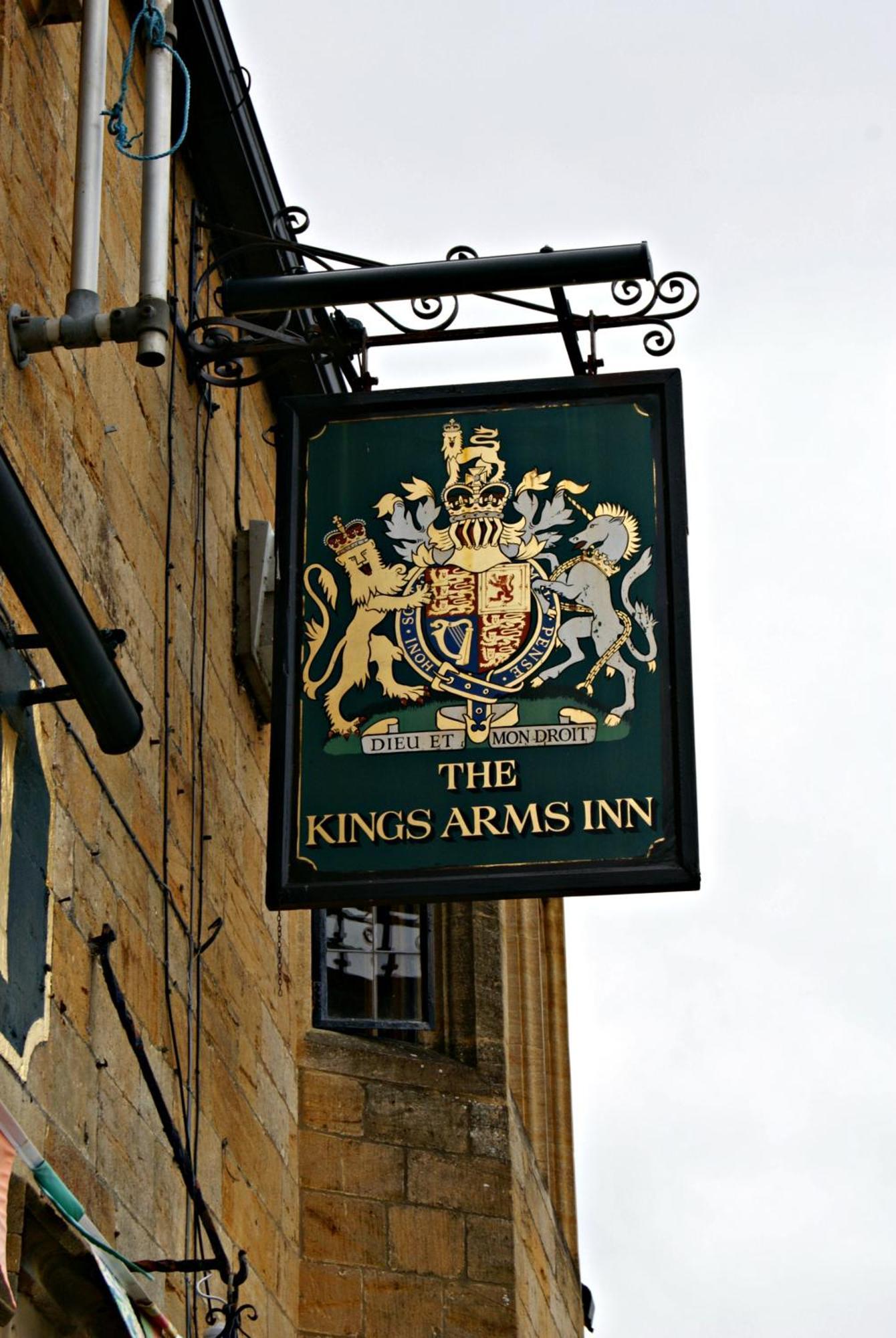 The Kings Arms Inn Montacute Bagian luar foto