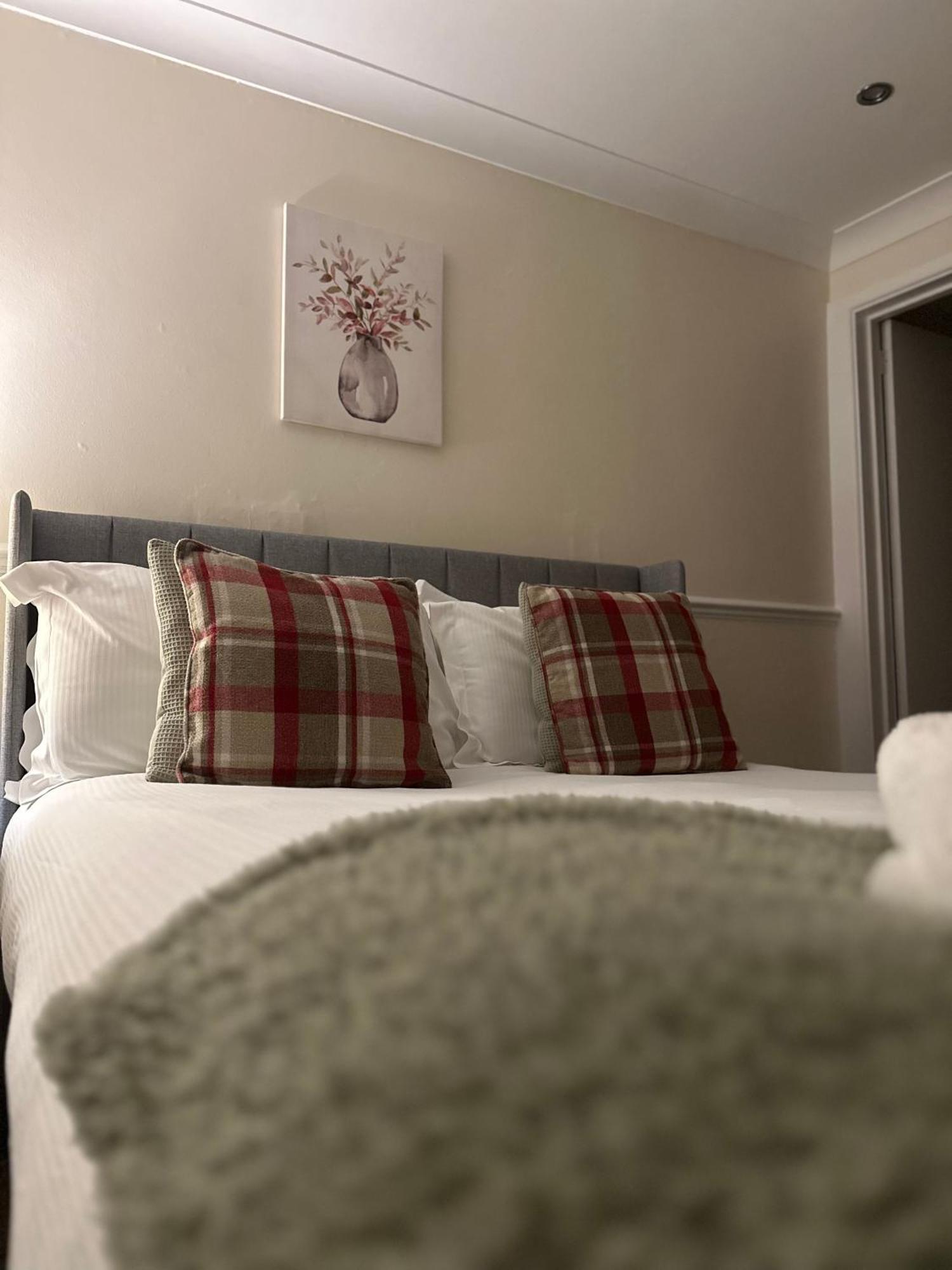 The Kings Arms Inn Montacute Ruang foto