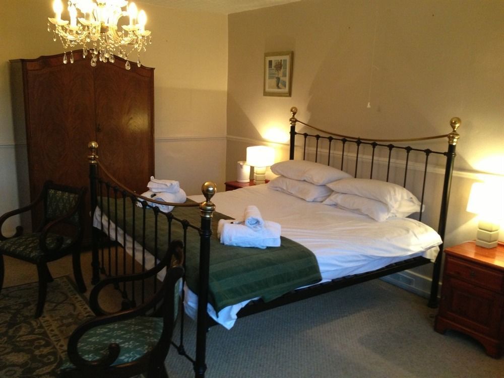 The Kings Arms Inn Montacute Bagian luar foto