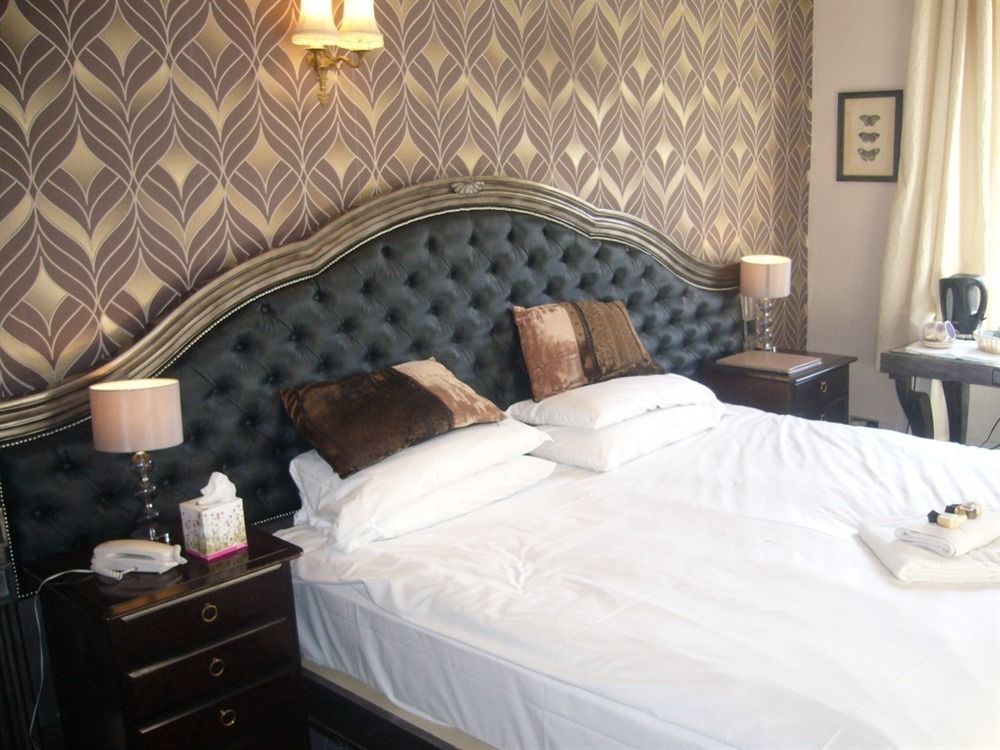 The Kings Arms Inn Montacute Bagian luar foto